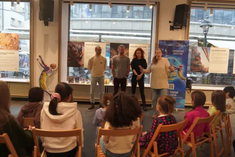 Obeležen 80. rođendan knjige „Mali Princ“: jubilej zbog kojeg „Plavi dečak“ stiže i u Beograd - slika 1